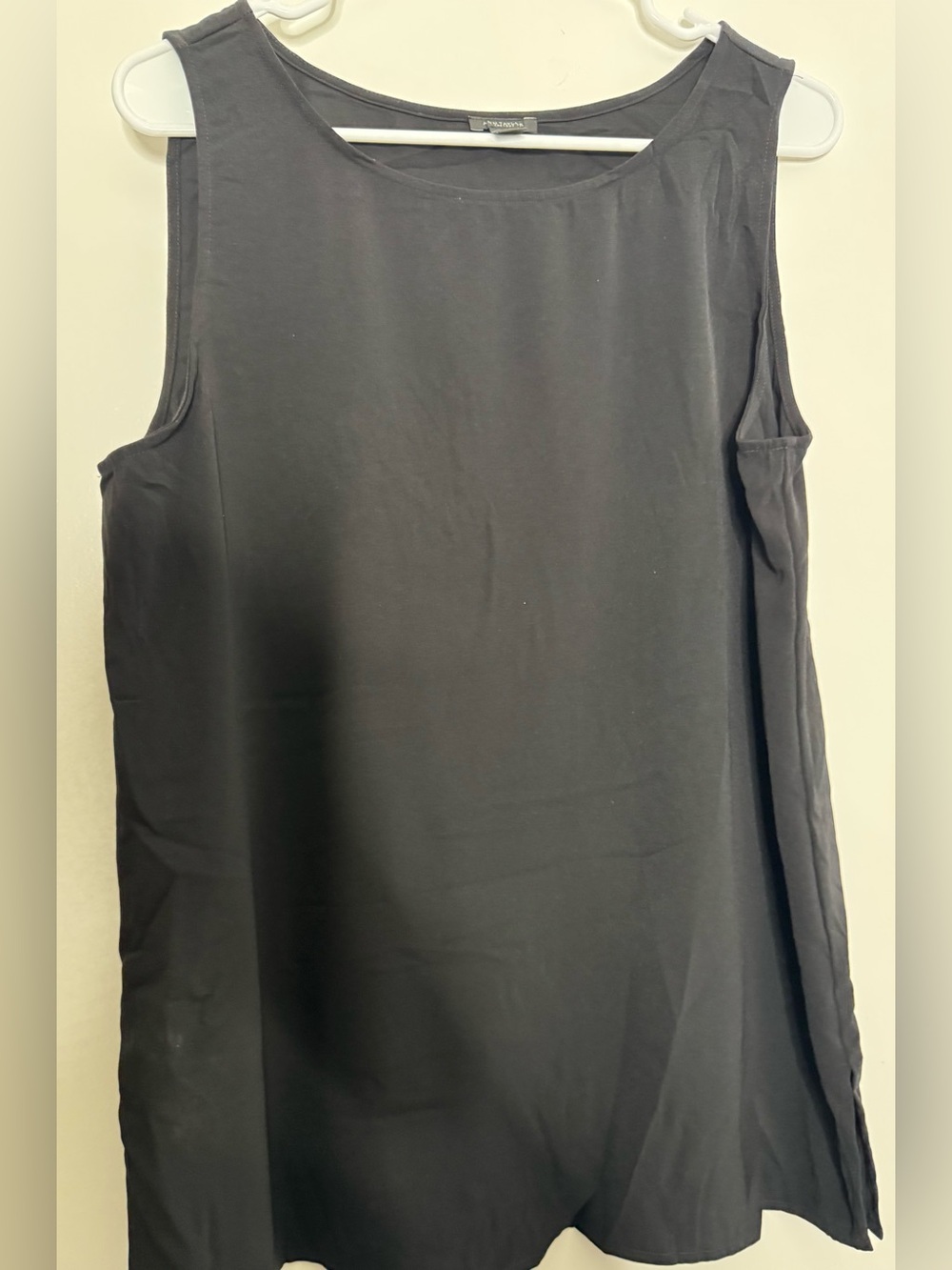 Ann Taylor Black Sleeveless Tank Top size large classic flowy